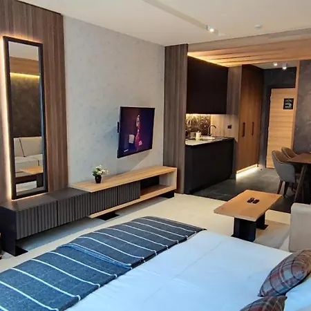 Apartment Woodside Story *